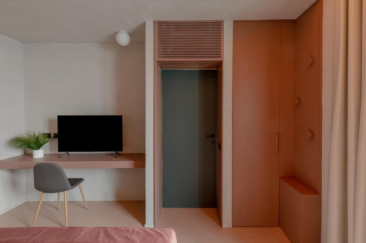 Design With Private Pool In Campo Dei Fiori *