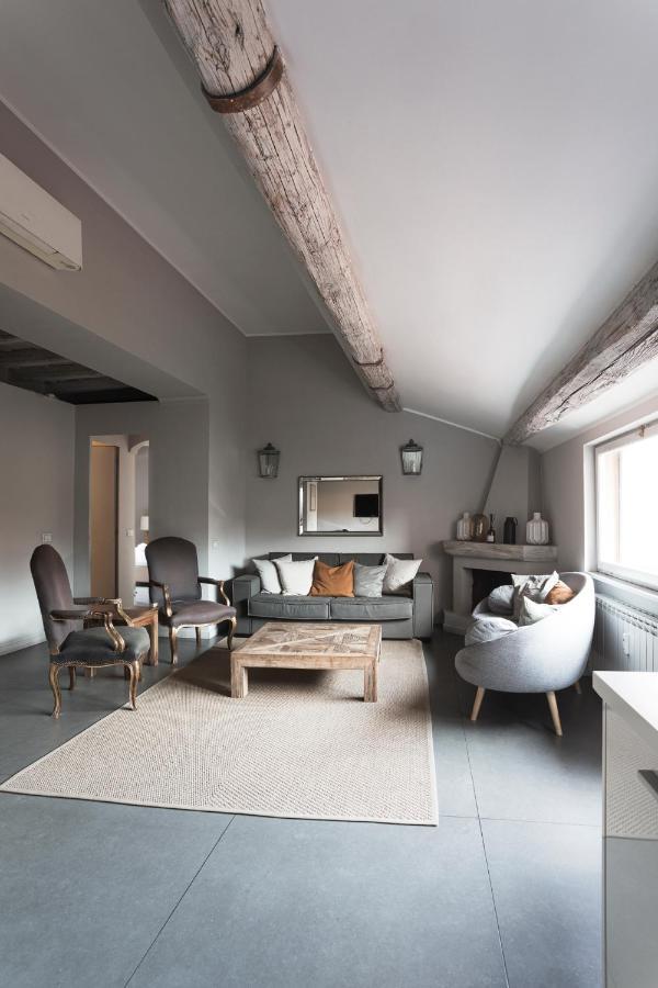 Apartment Charming Penthouse In Piazza Venezia With Terrace
