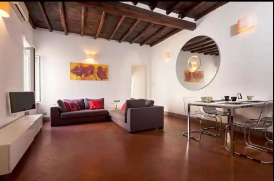 Appartement Giubbonari 74 *