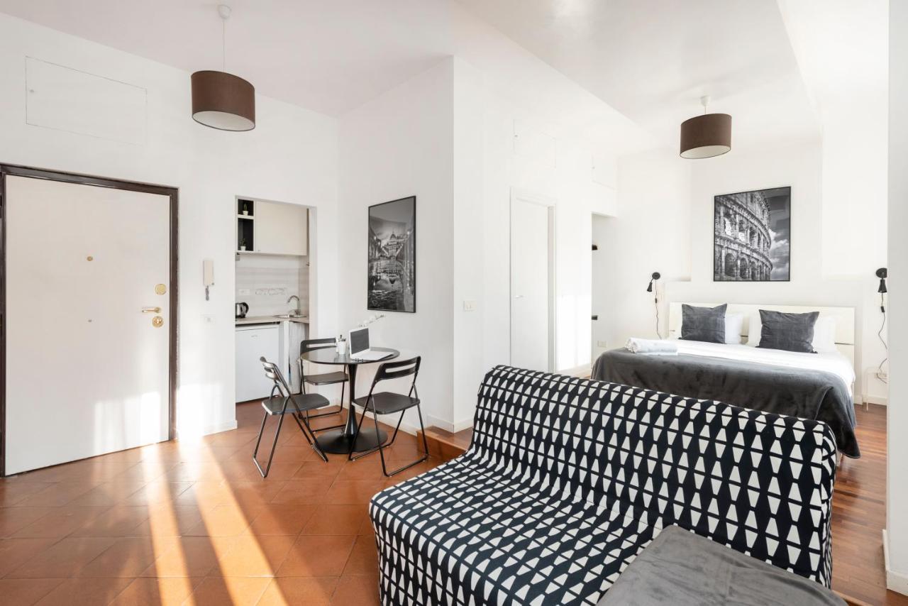 White Flat Termini Apartment