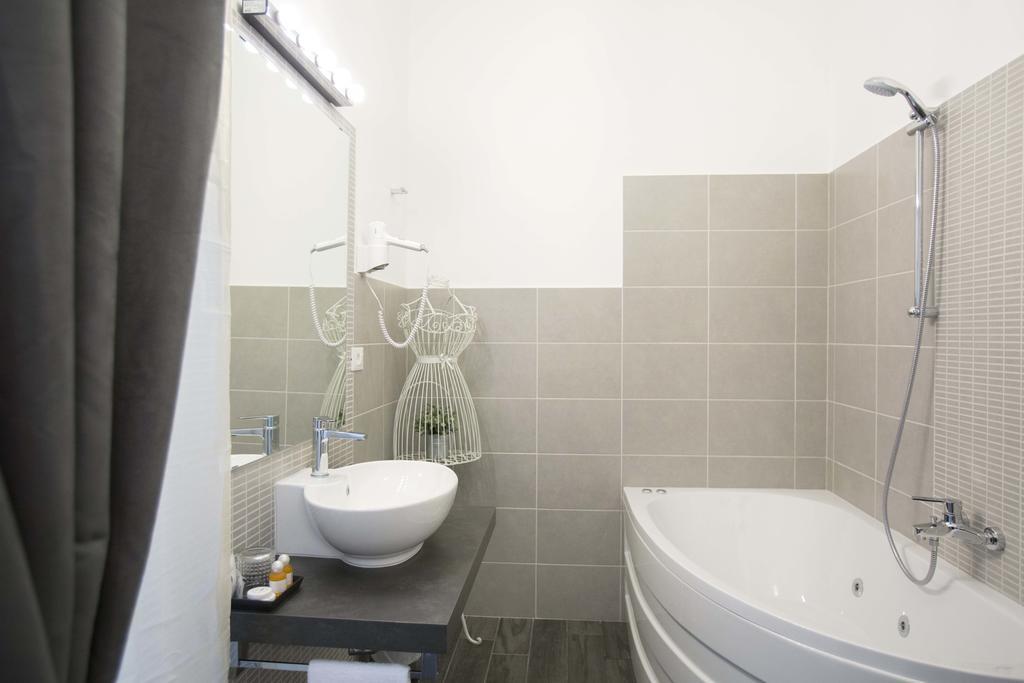 Testaccio Village 3*