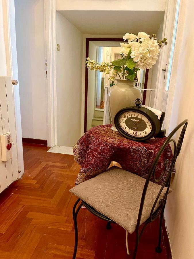 Apartment Parisa House *