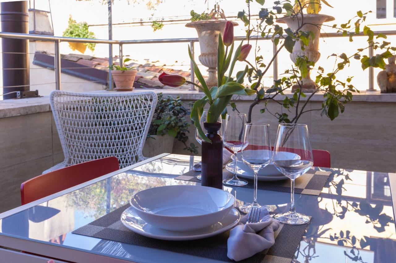 Pantheon White Penthouse Holiday home Rome