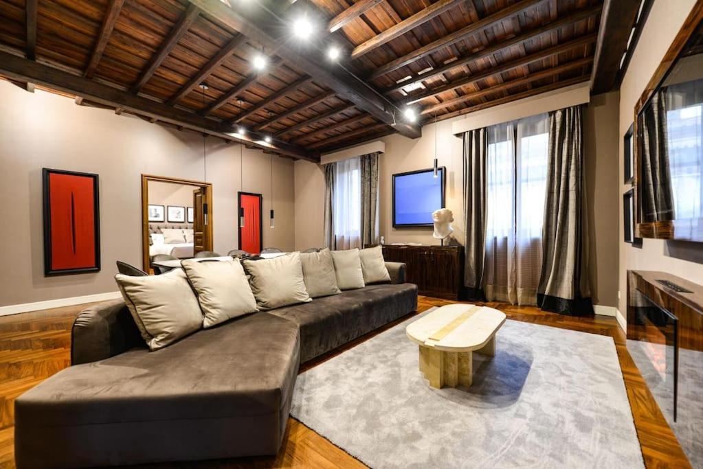 Apartment The Frattina - Luxury Serviced