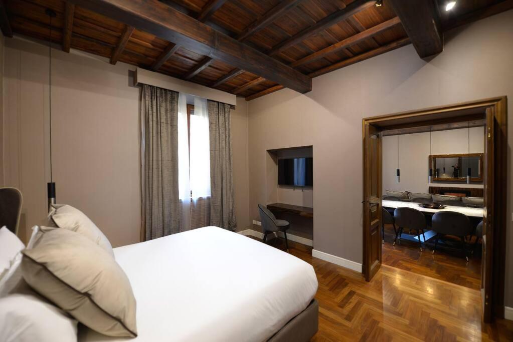 The Frattina - Luxury Serviced * Rome