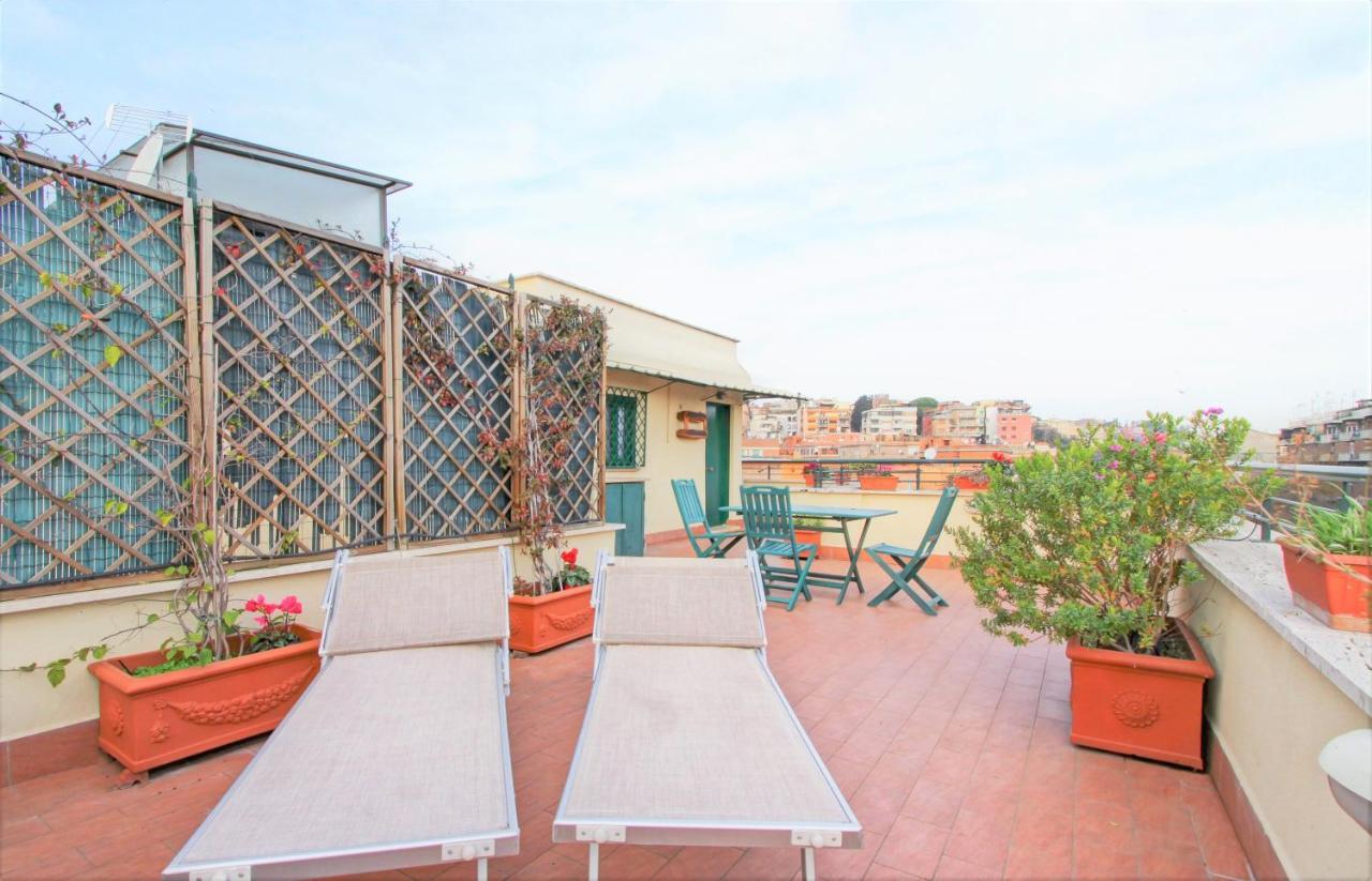In The Clouds Over Trastevere, Penthouse Appartement