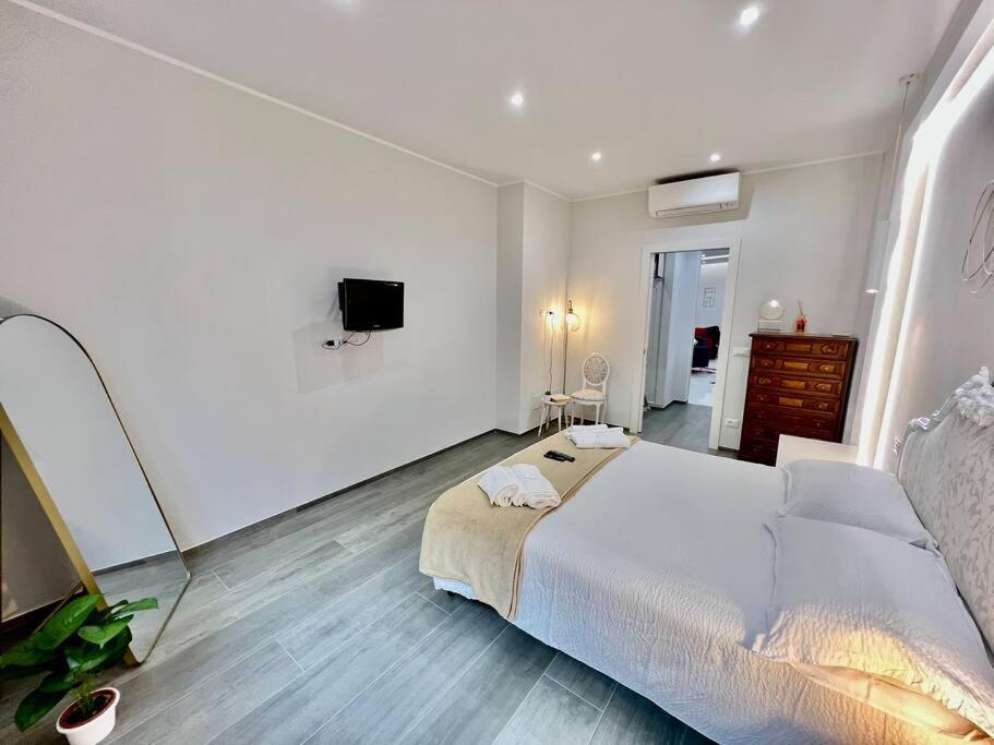 Lussuoso 130 Mq Zona Cipro Apartamento