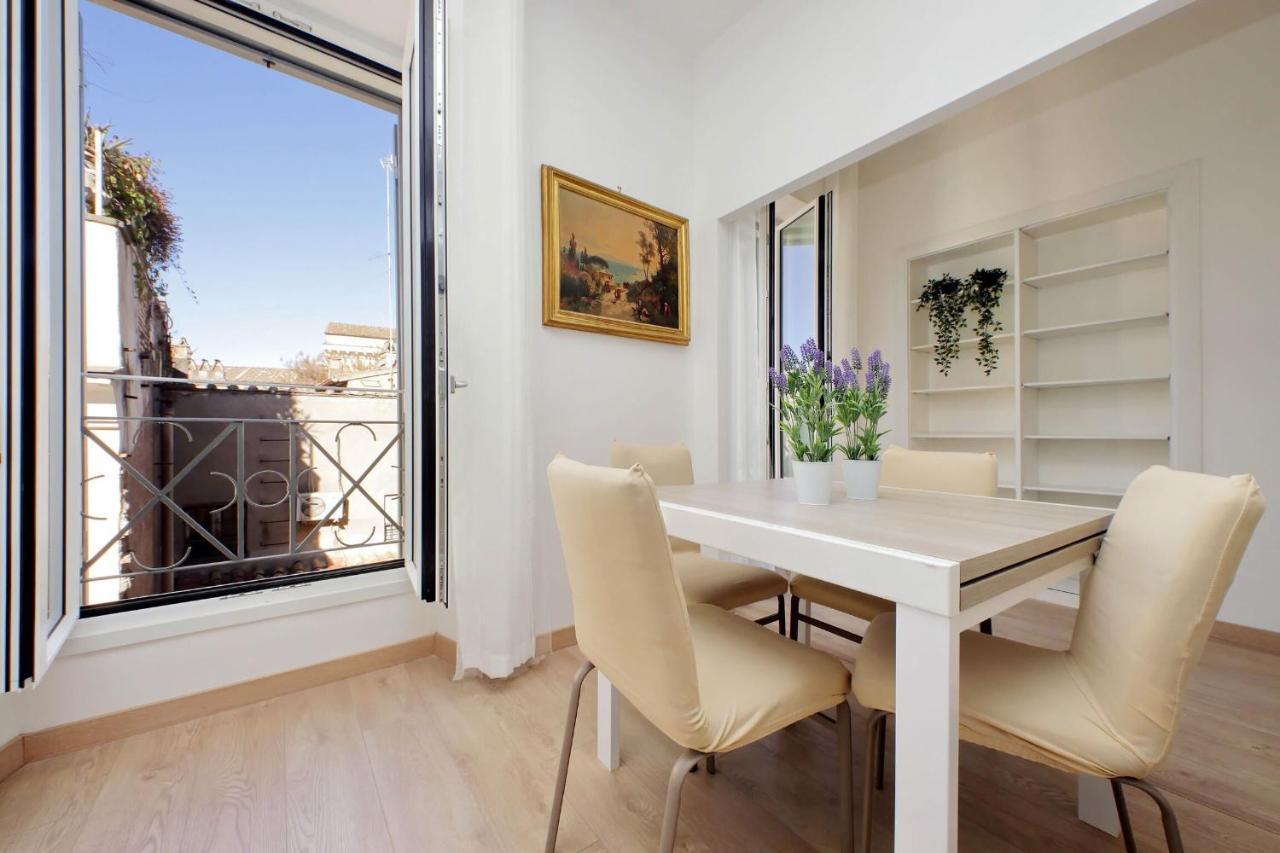Vicolo Cellini By Halldis Apartment