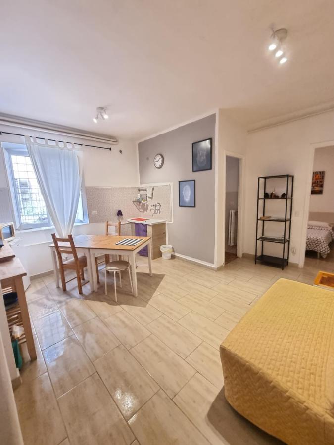 Lapo's Apartment's Appartement