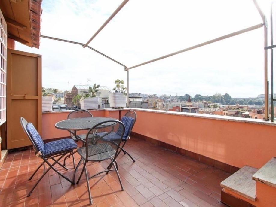 Spanish Steps View Apartment