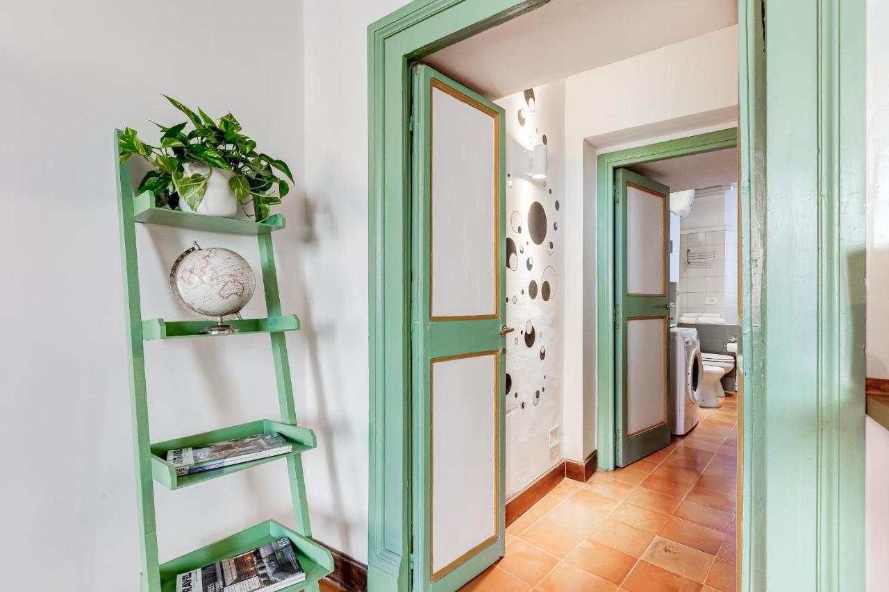 The Unique Pantheon Apartment Rome