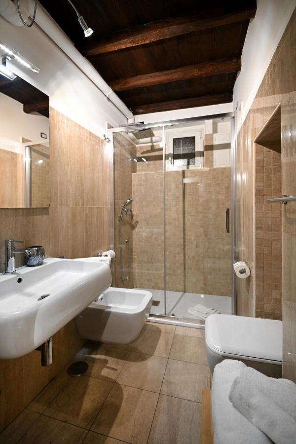 Residenze Romanae - Vicolo 22 *