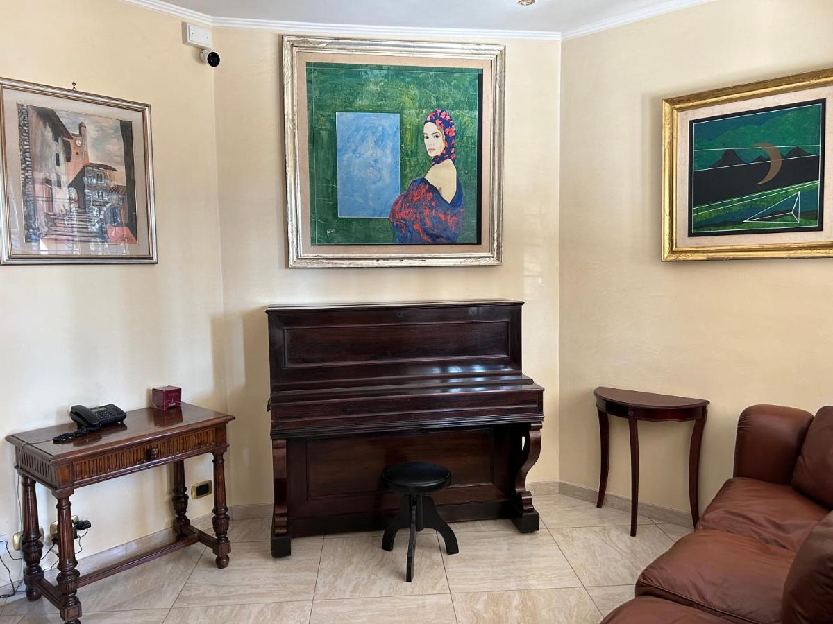 Visconti - Anagnina By Ghor Roma