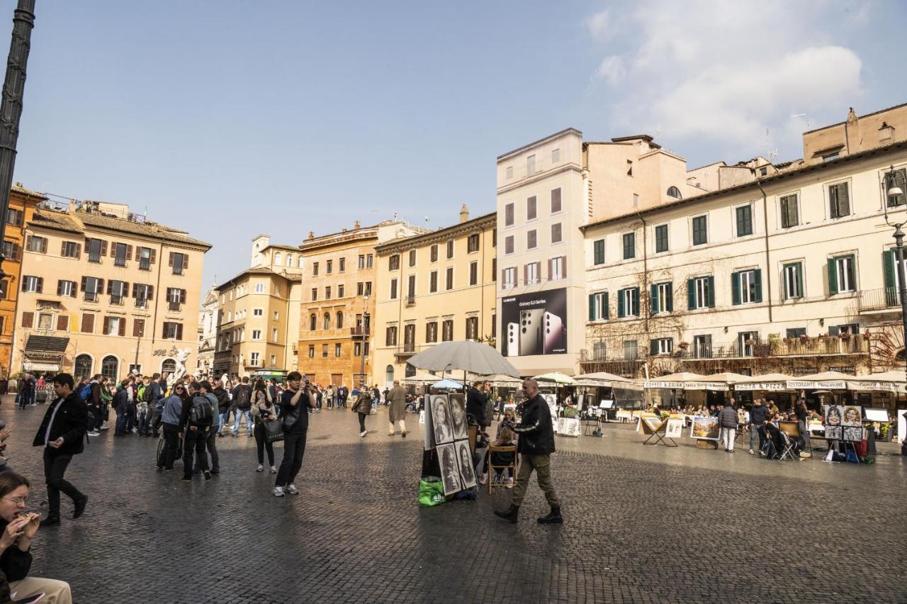 Piazza Navona Balcony Experience *