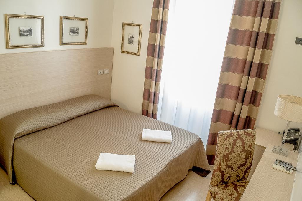 Booking House Bed & Breakfast 3*