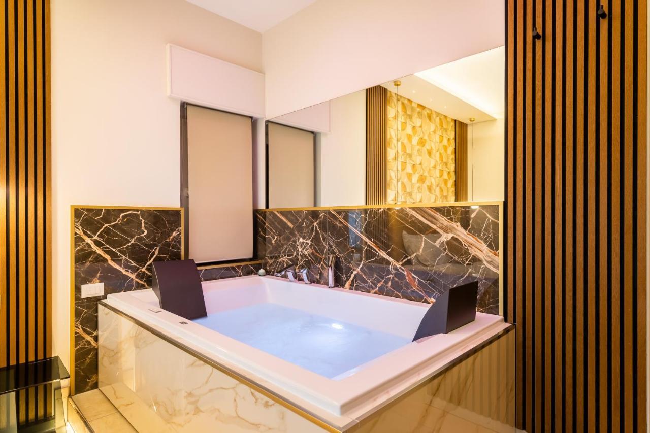 Albadea Suites&jacuzzi Maison d'hôtes *