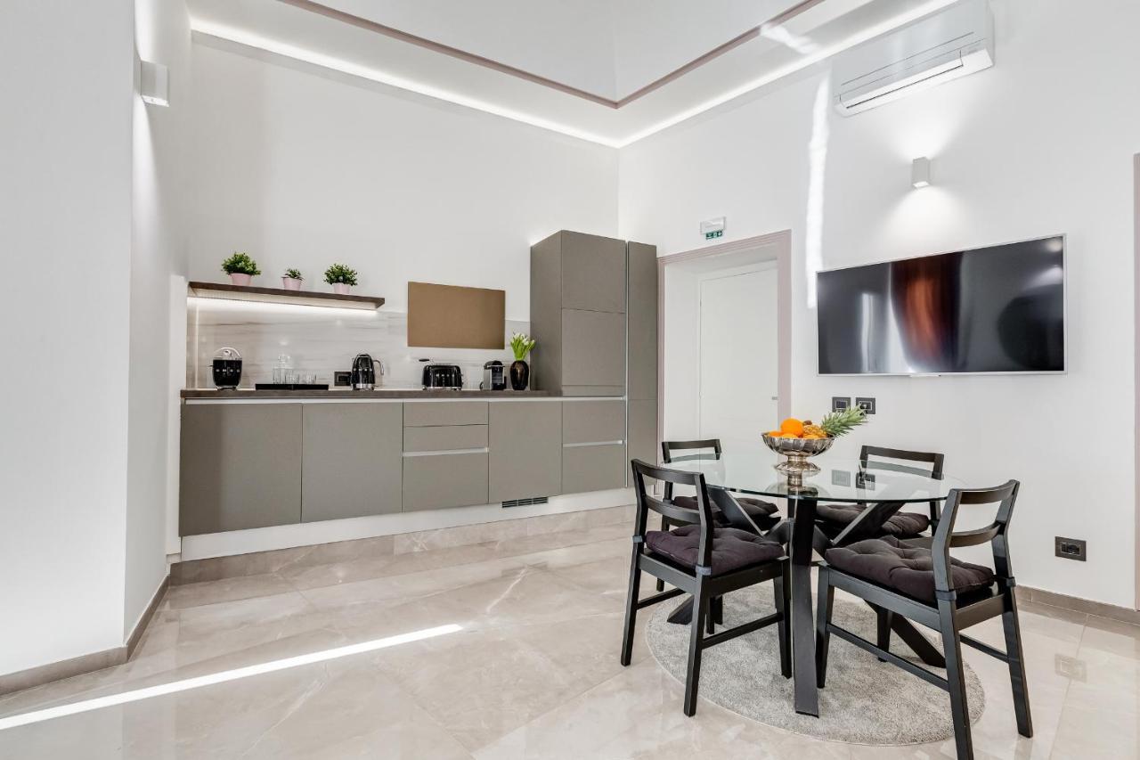 Unoseitre - Luxury & * Roma