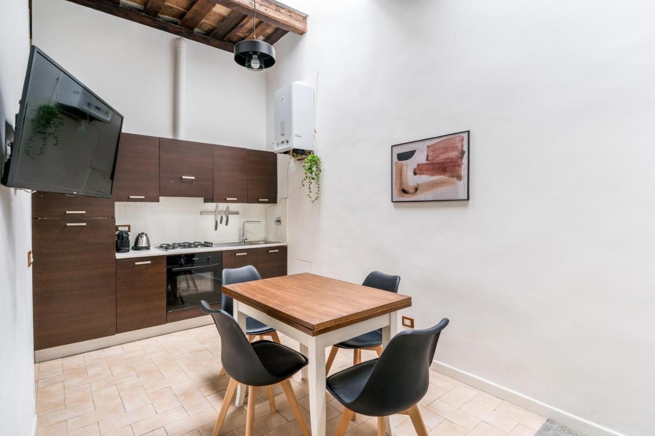 Nora's Home, Charmy In The Heart Of Trastevere Apartment *