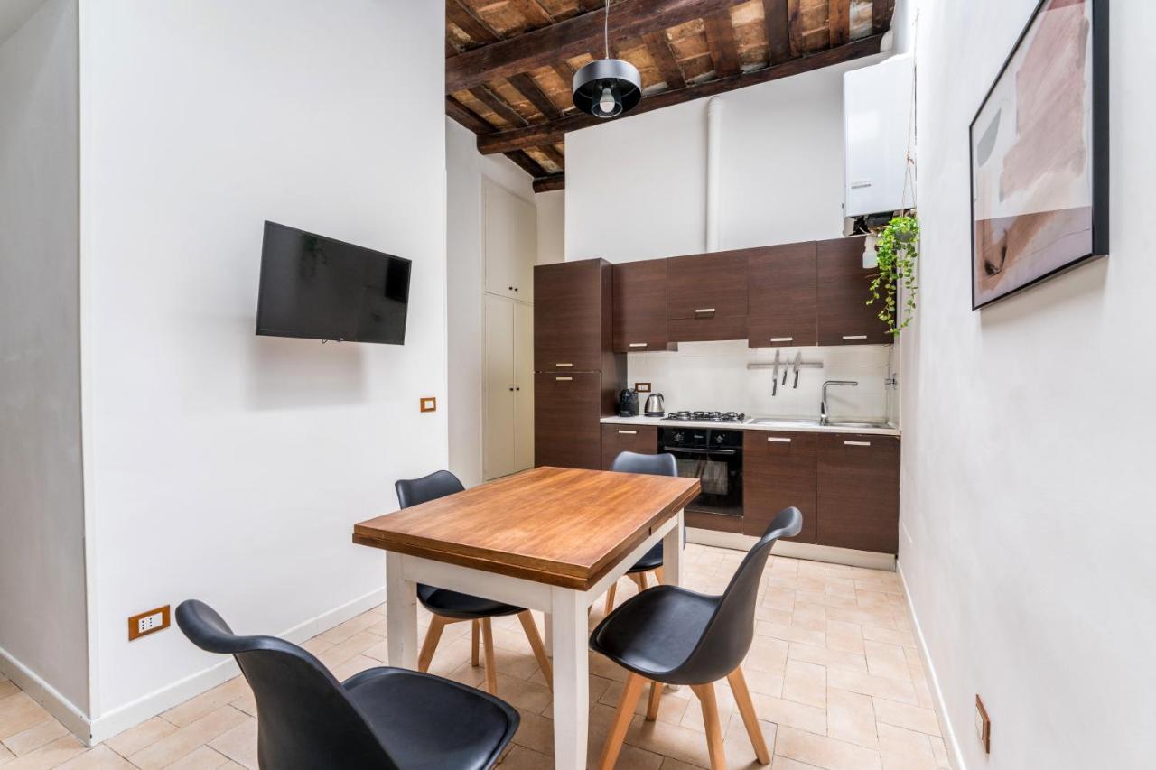 Apartment Nora's Home, Charmy In The Heart Of Trastevere Rome
