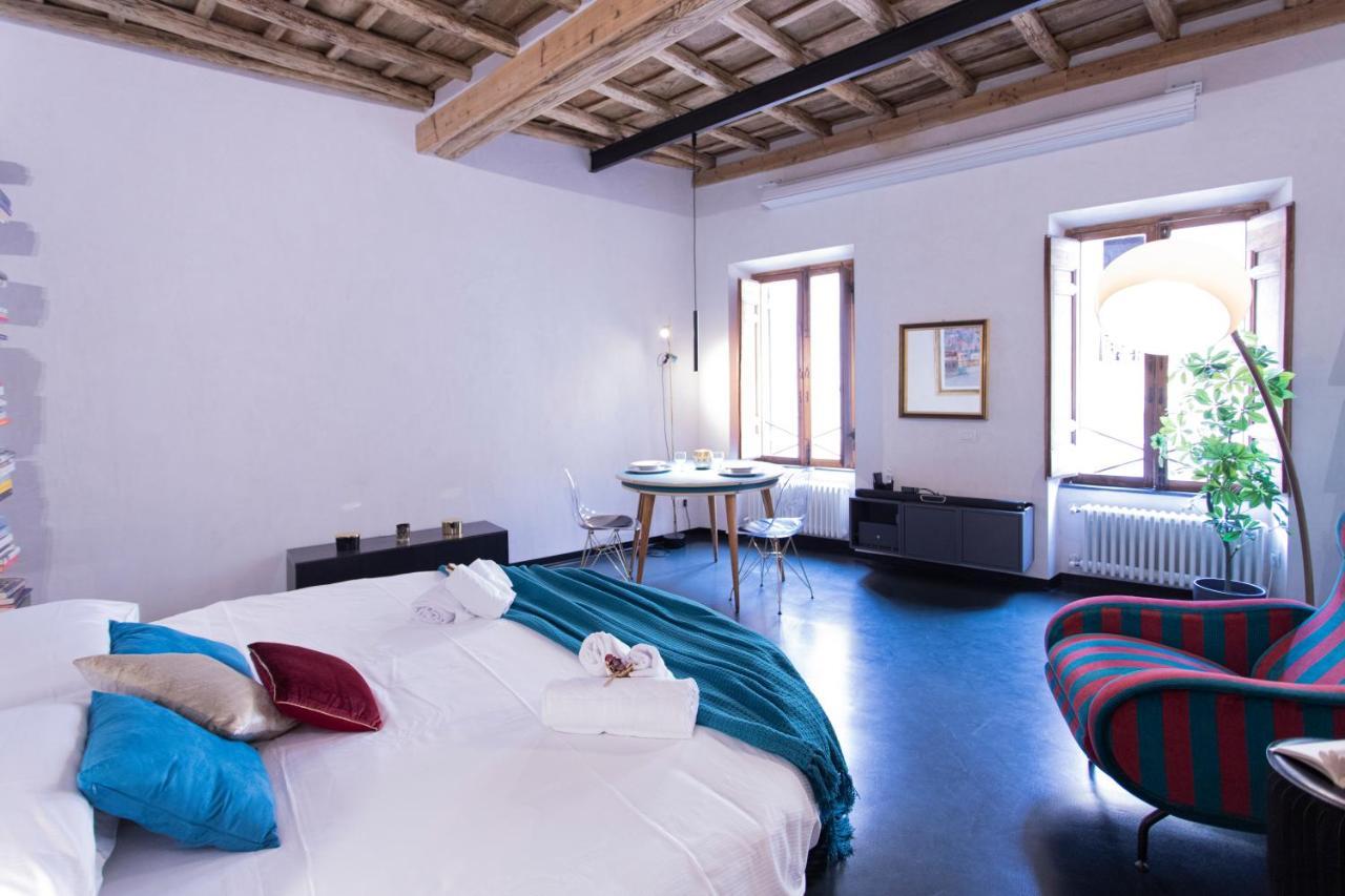 Greta Charming In Trastevere Apartment