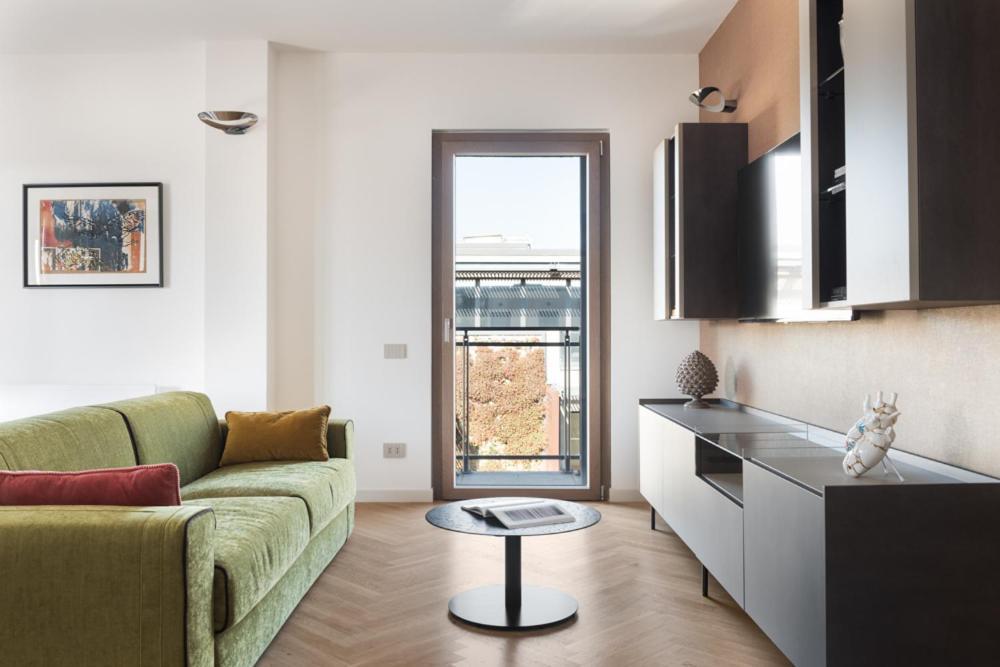 Idyllia - Lumina Rooftop Penthouse In Trastevere Apartment