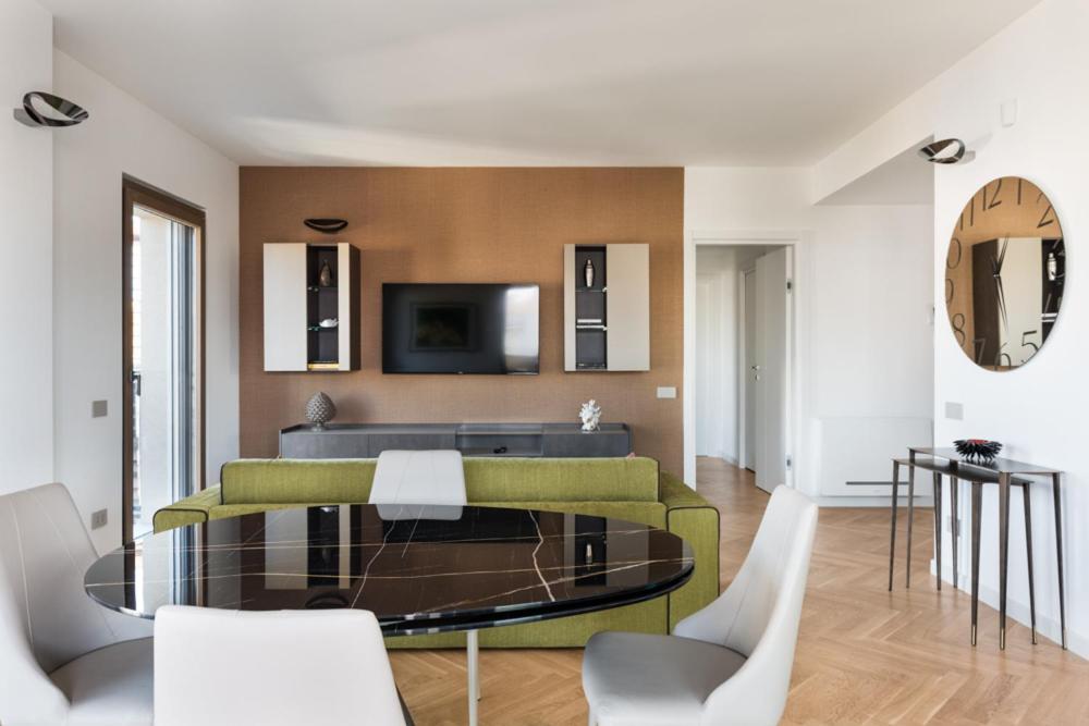 Idyllia - Lumina Rooftop Penthouse In Trastevere Apartment