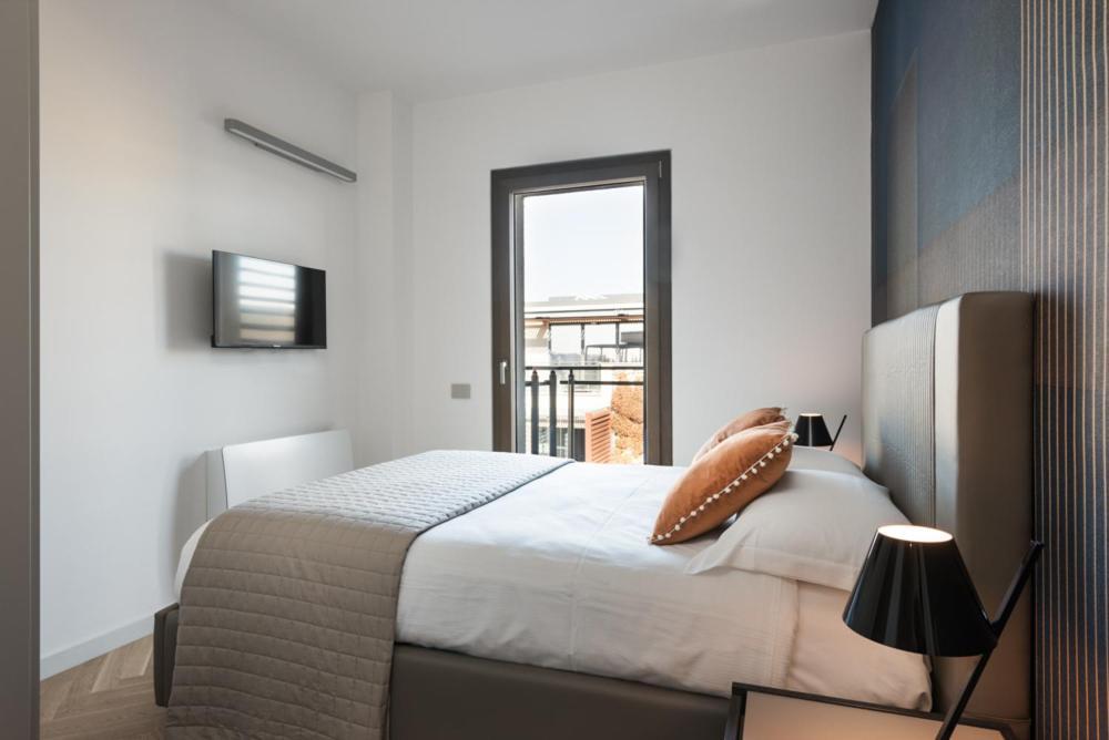 Idyllia - Lumina Rooftop Penthouse In Trastevere Apartment
