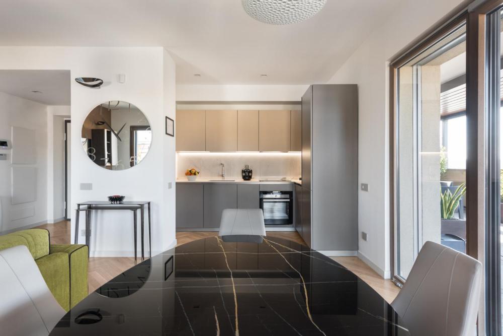 Idyllia - Lumina Rooftop Penthouse In Trastevere *