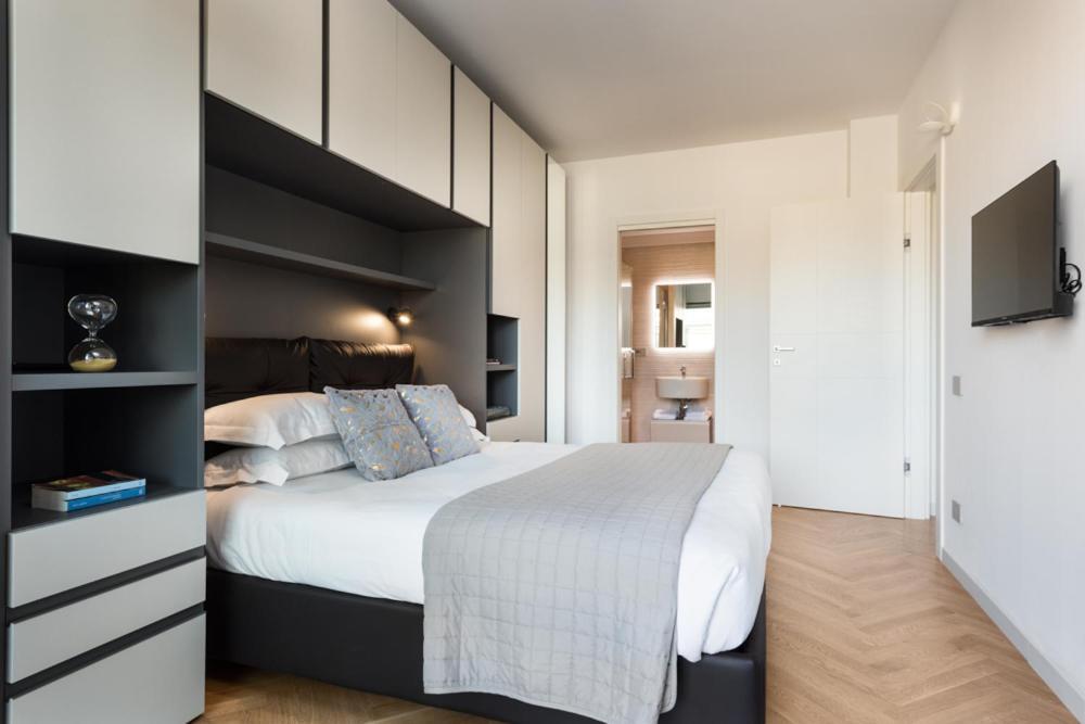 Apartment Idyllia - Lumina Rooftop Penthouse In Trastevere *