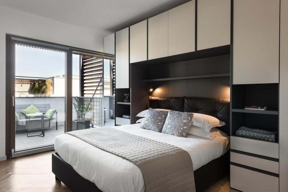 Idyllia - Lumina Rooftop Penthouse In Trastevere Apartment *