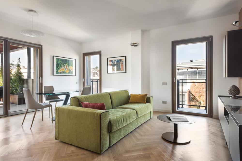 Apartment Idyllia - Lumina Rooftop Penthouse In Trastevere *