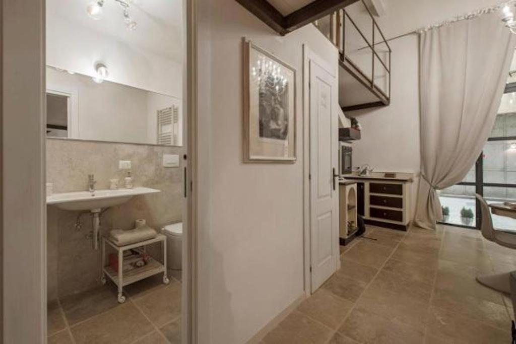 Shabby Loft In Colosseum Apartment Rome
