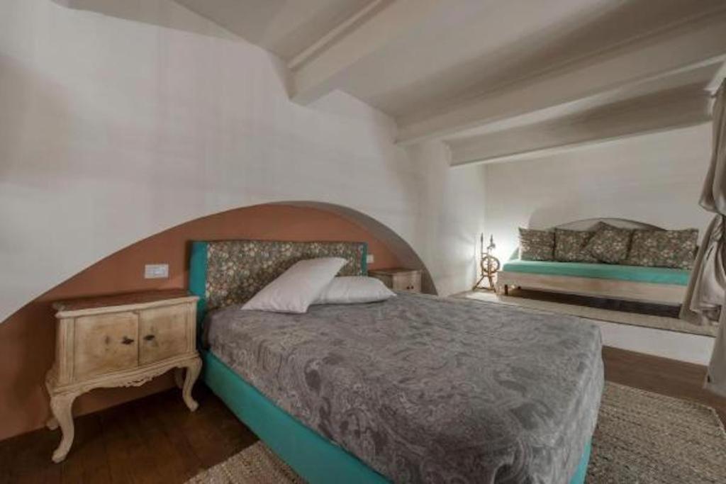 Shabby Loft In Colosseum Apartment *