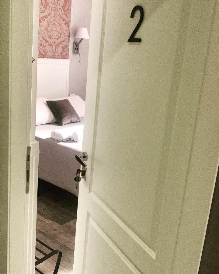 Bed And 2*