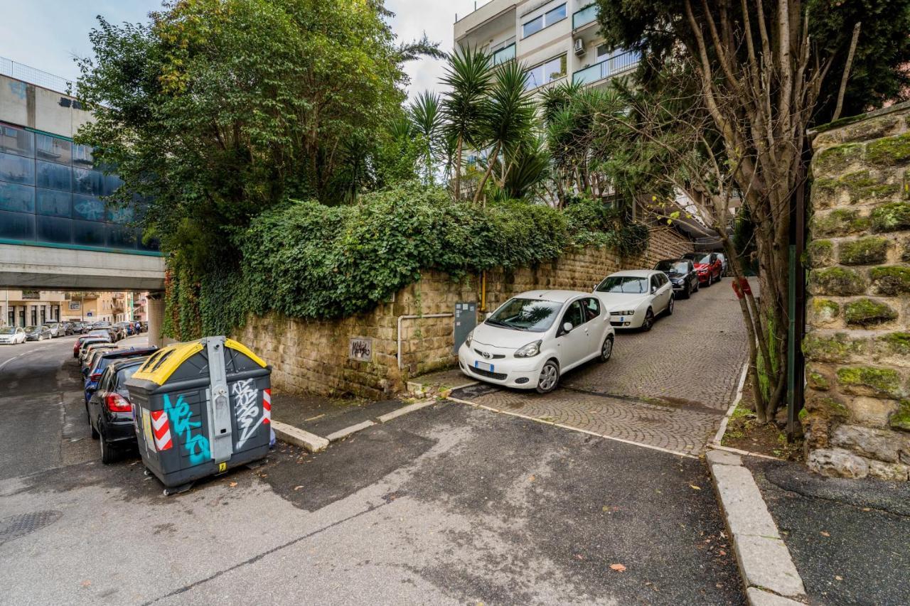 White Candle Apt, Close To San Pietro, Gemelli And City Center Apartment *