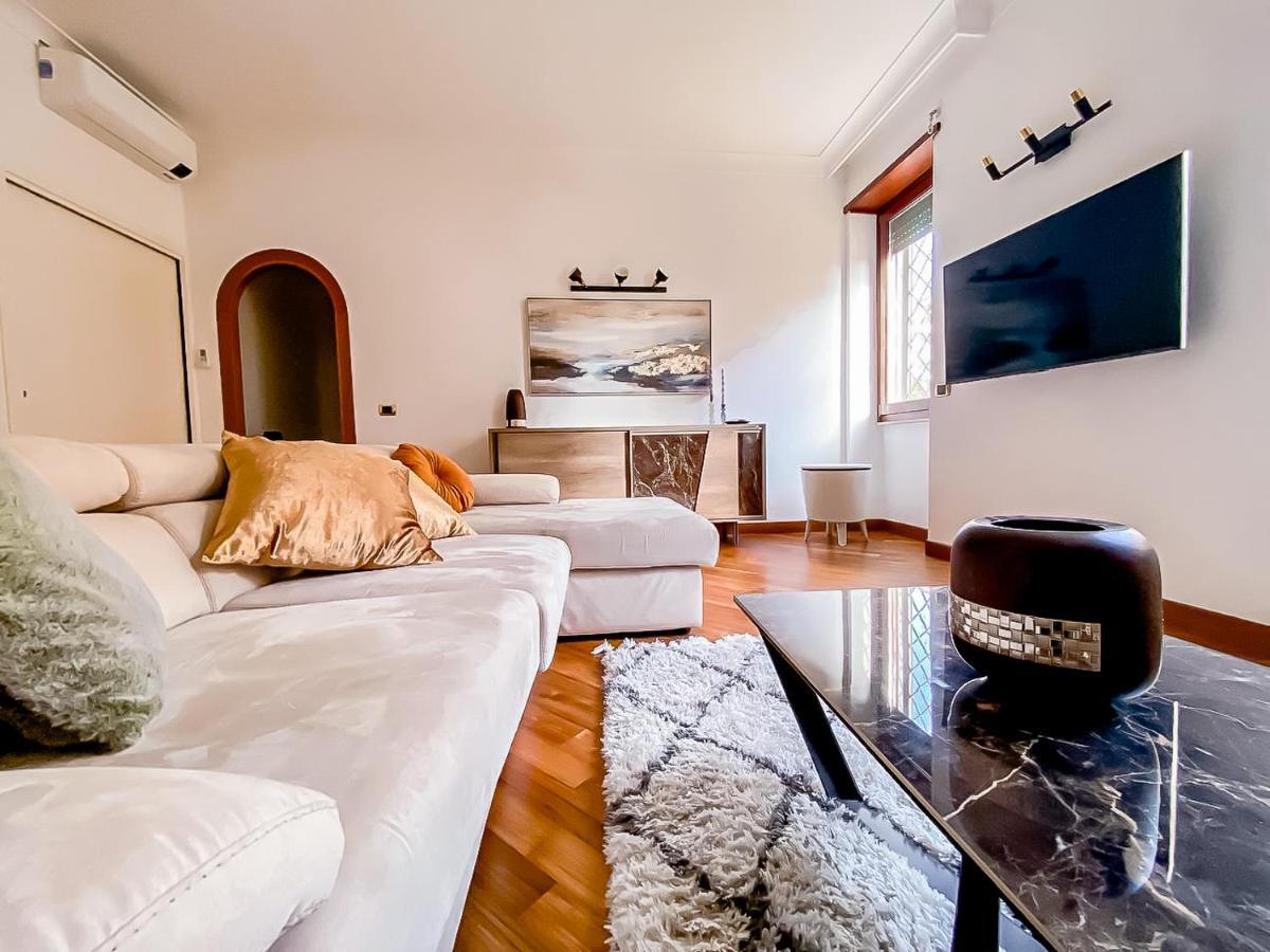 Appartement Piramide Luxury Colosseum Rome