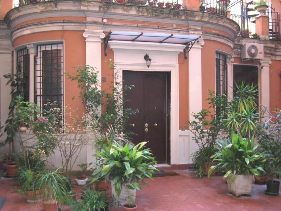 Vivilo Collection - Opera Teather - Very Apartment