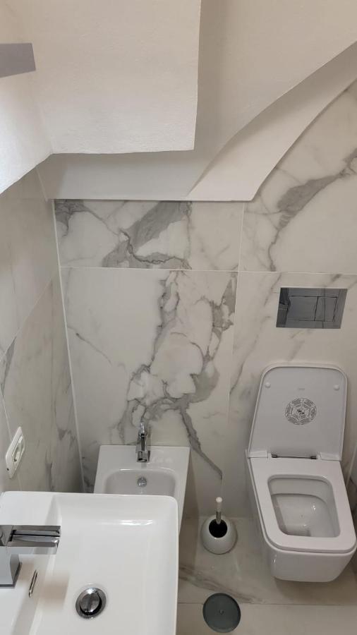 The White Colisseum Apartamento *