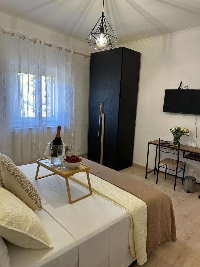 Anna's Roma