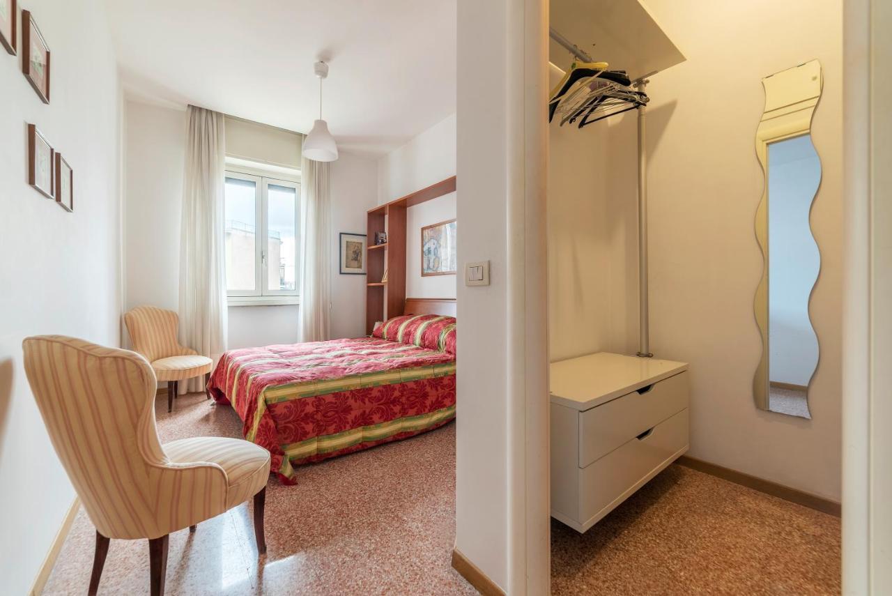 Sunny Piramide Apartment