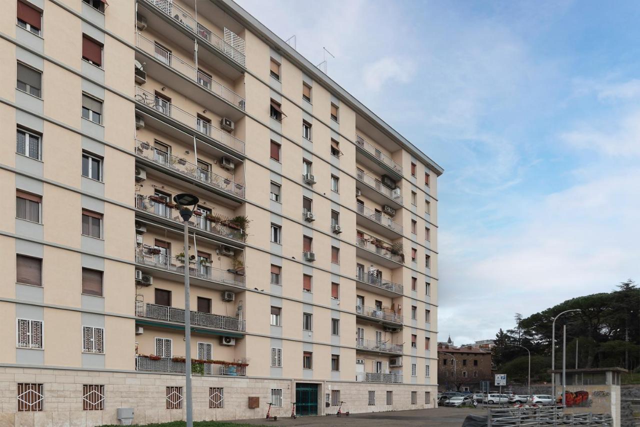 Sunny Piramide Apartment Rome