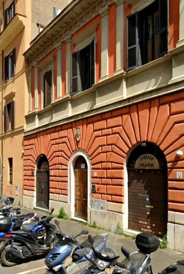 The White Colisseum Apartment *