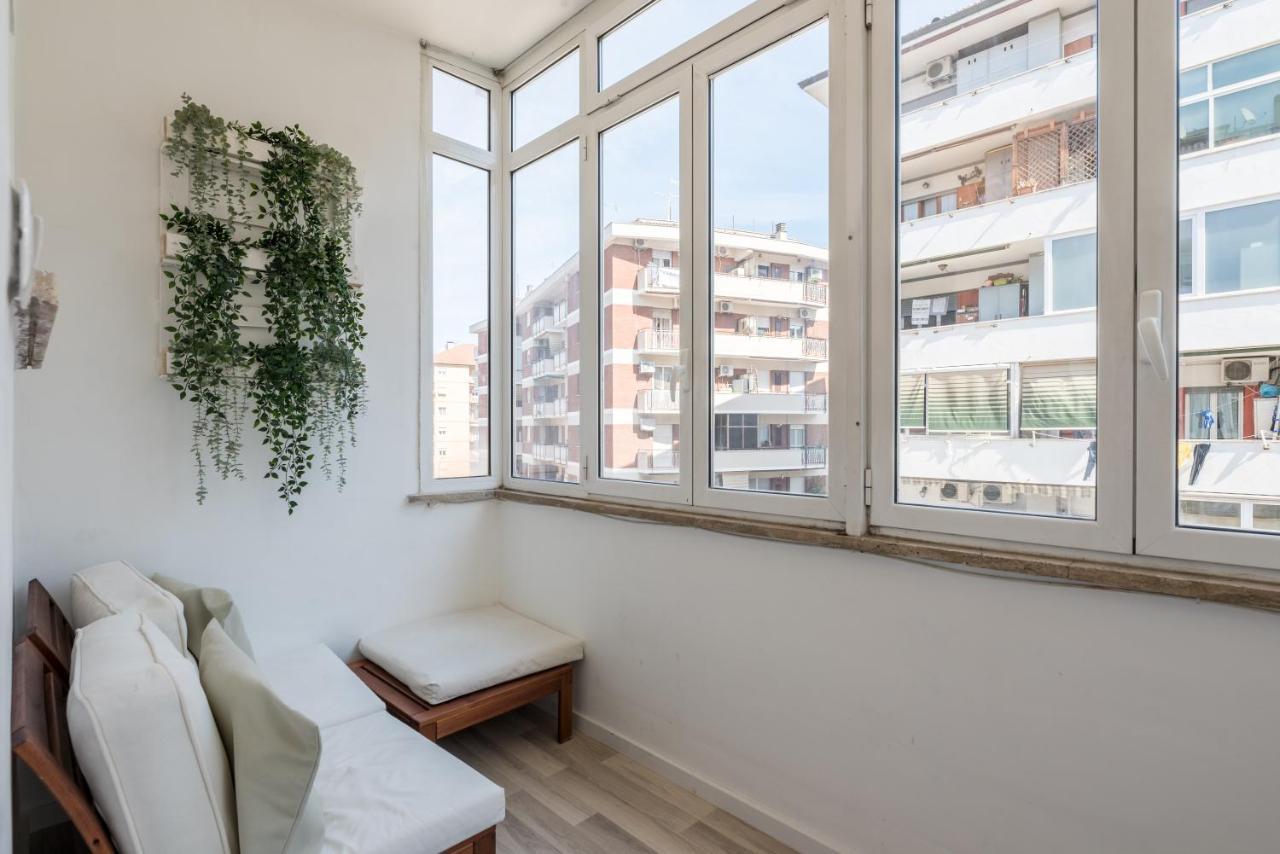 Cinecitta Gem Flat With Veranda Appartement *