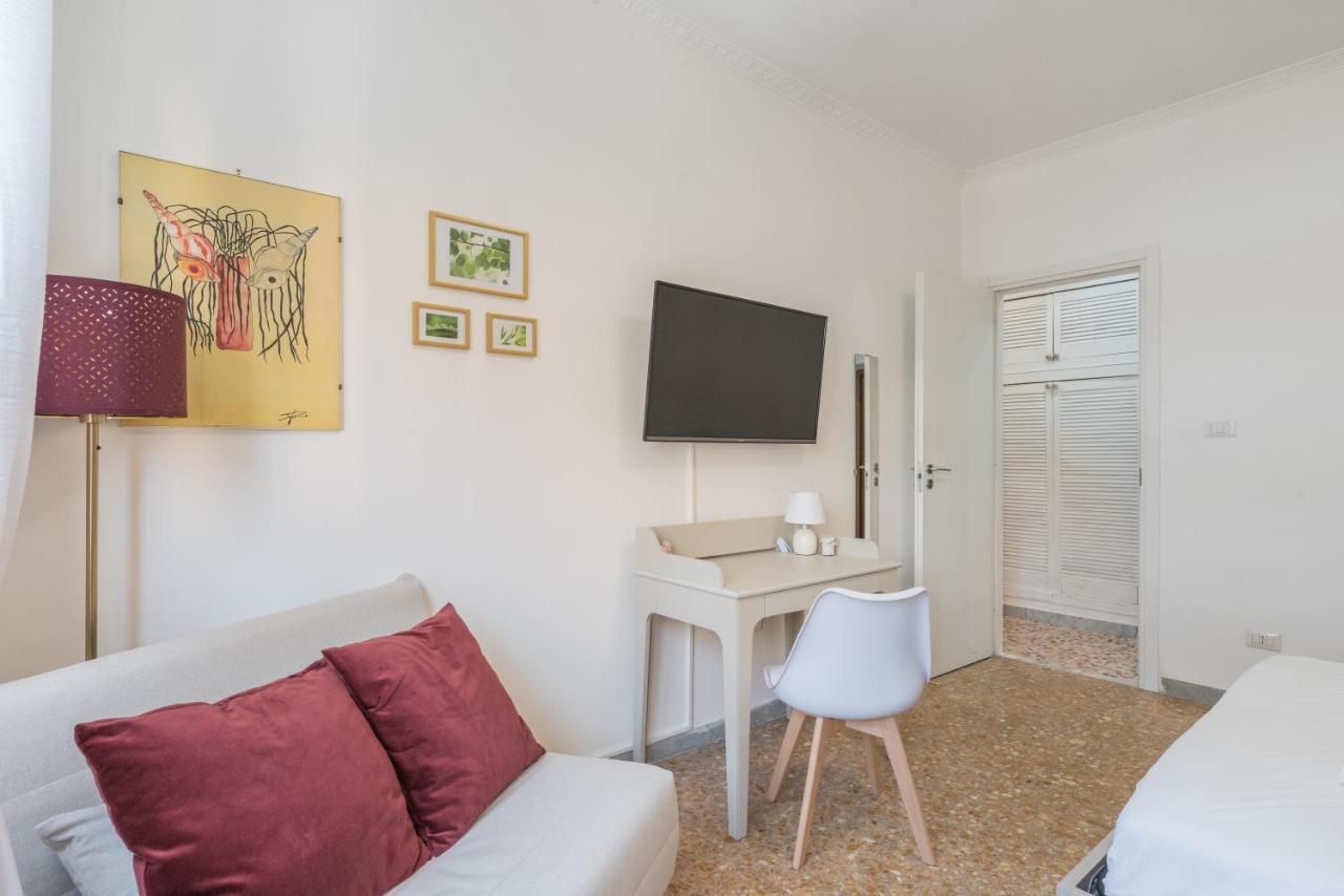 Cinecitta Gem Flat With Veranda Appartement Rome