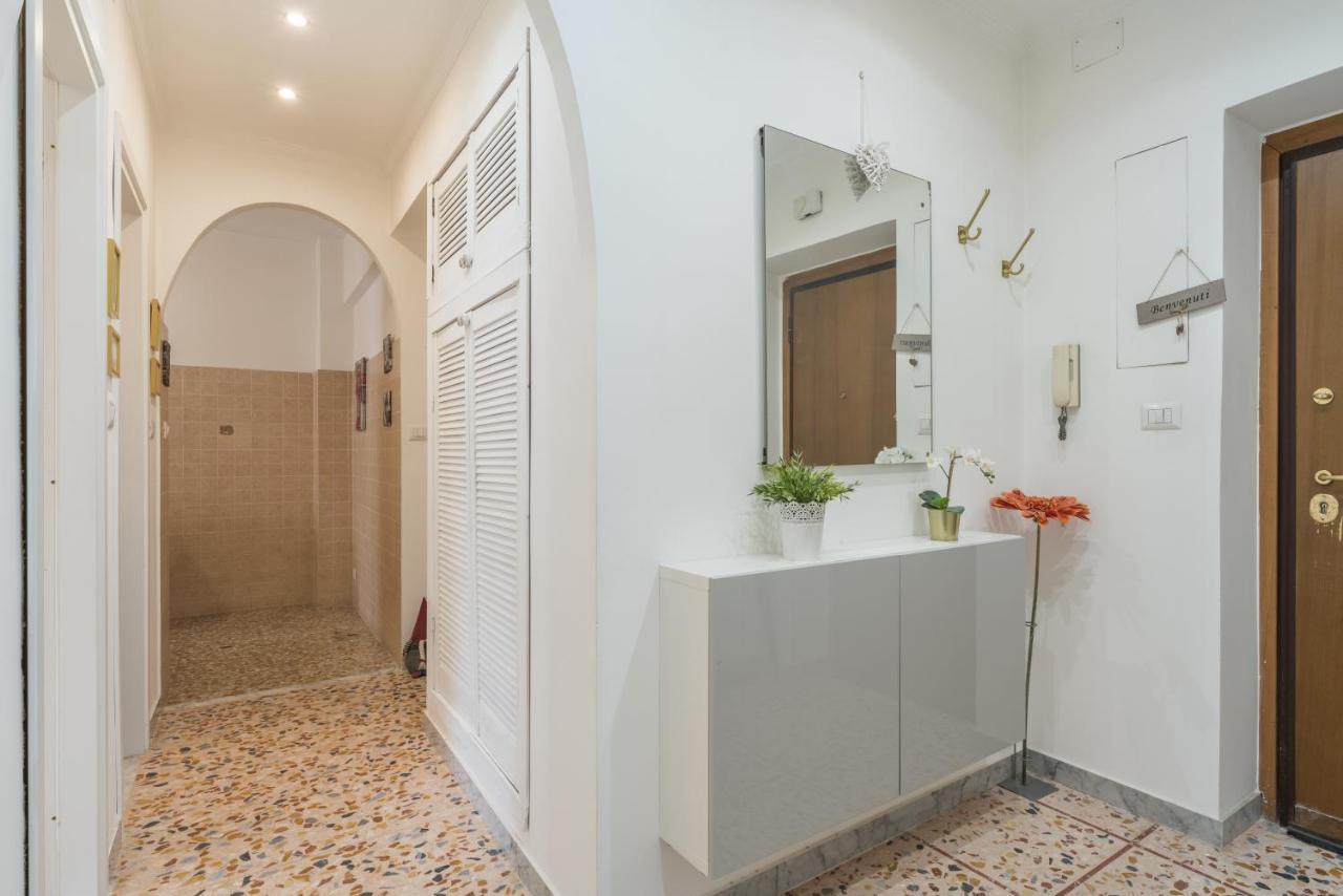 Cinecitta Gem Flat With Veranda Appartement Rome