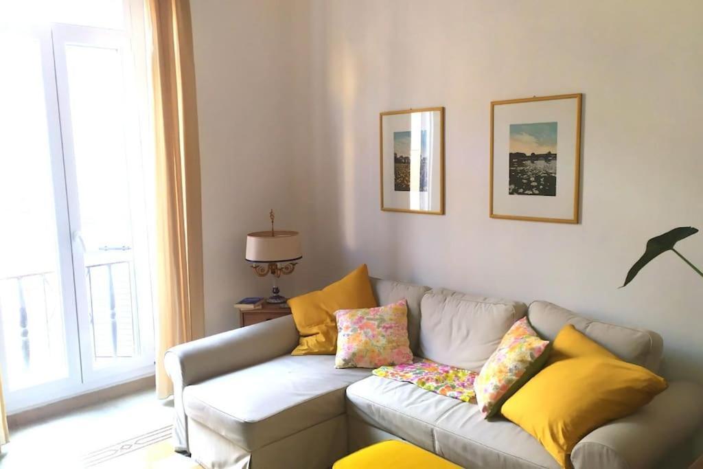 Apartment Lr Blue Rome