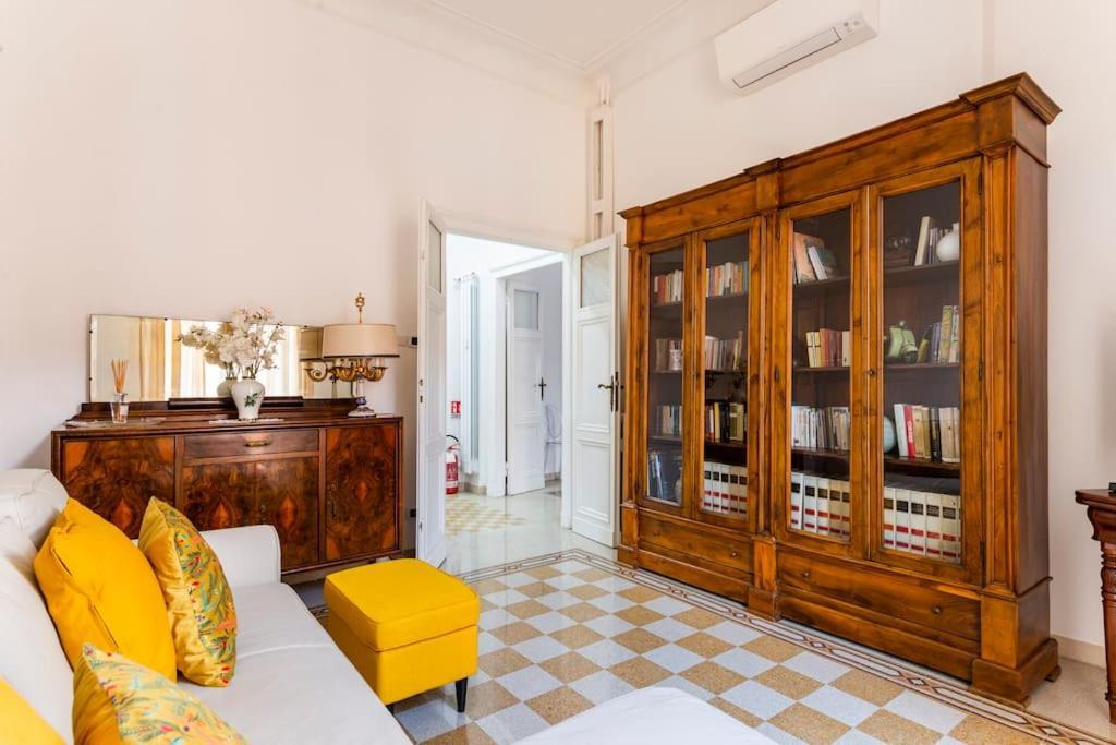 Apartment Lr Blue Rome
