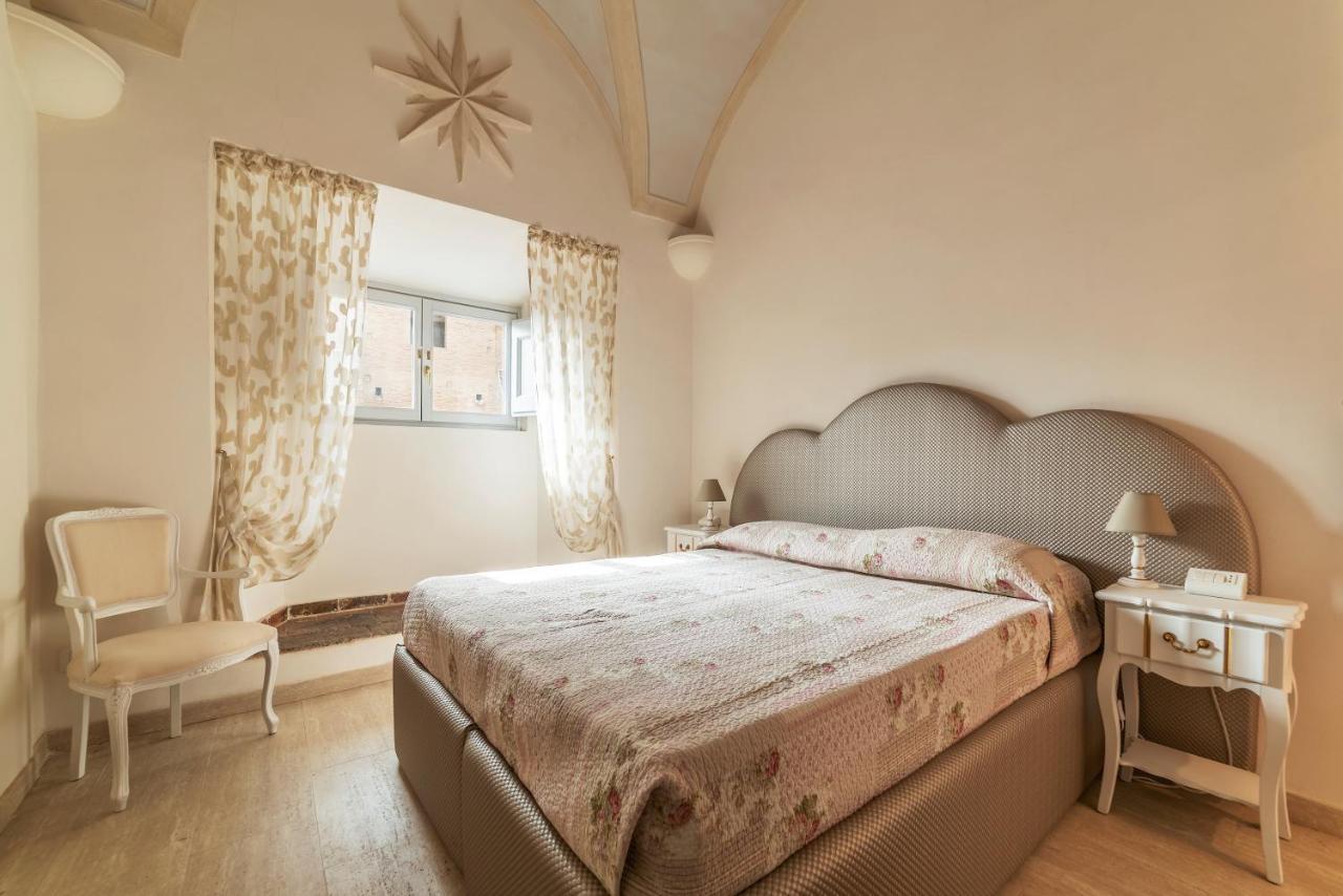 Palazzo Altieri Elegant Apartment
