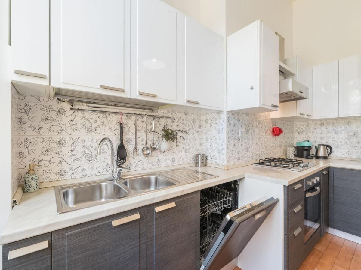 The Best Rent - Colourful Two-bedroom Near Termini Station *