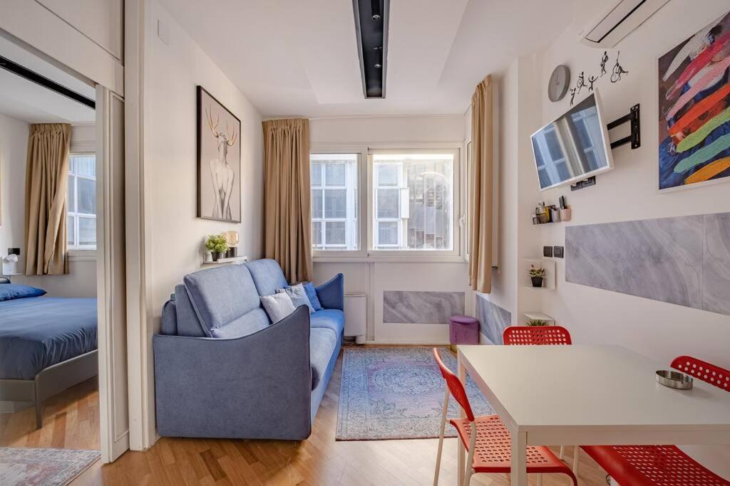 Modern At San Giovanni Apartment *